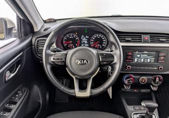 Подержанный автомобиль Kia Rio Sedan 2021 года (21 фото)