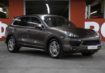 Подержанный автомобиль Porsche Cayenne 2013 года (3 фото)