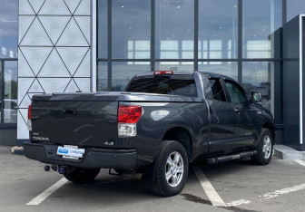 Подержанный автомобиль Toyota Tundra 2010 года (5 фото)