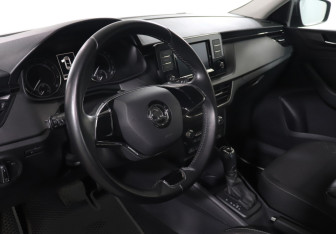 Подержанный автомобиль Skoda Rapid Liftback 2021 года (13 фото)