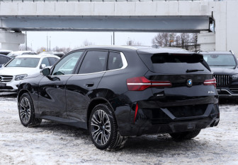 Подержанный автомобиль BMW X3 2025 года (7 фото)