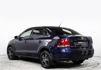 Подержанный автомобиль Volkswagen Polo Sedan 2011 года (7 фото)