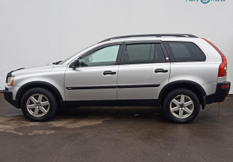 Подержанный автомобиль Volvo XC90 2004 года (8 фото)