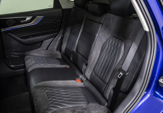 Подержанный автомобиль Hongqi HS5 2023 года (16 фото)