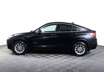 Подержанный автомобиль BMW X4 2017 года (8 фото)