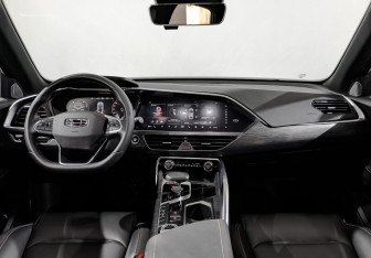 Подержанный автомобиль Geely Tugella 2022 года (14 фото)