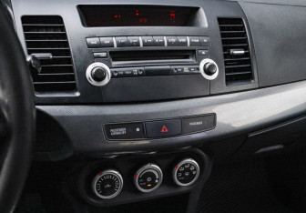 Подержанный автомобиль Mitsubishi Lancer Sedan 2008 года (14 фото)