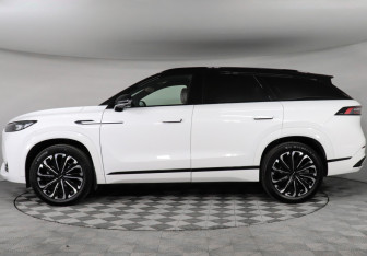 Подержанный автомобиль Jaecoo J8 2024 года (8 фото)