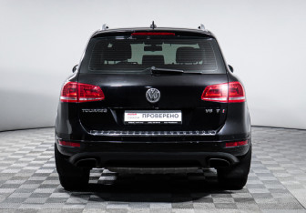Подержанный автомобиль Volkswagen Touareg 2010 года (2 фото)