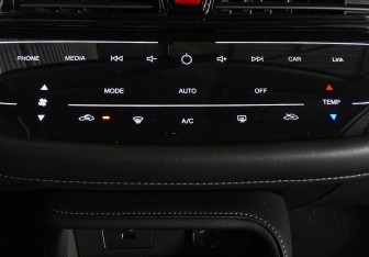 Подержанный автомобиль Москвич 3 2024 года (15 фото)