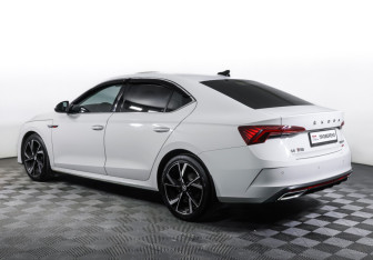 Подержанный автомобиль Skoda Octavia Liftback 2022 года (7 фото)