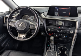 Подержанный автомобиль Lexus RX 2021 года (30 фото)