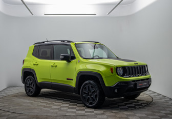Подержанный автомобиль Jeep Renegade 2017 года (3 фото)