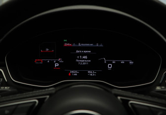 Подержанный автомобиль Audi A4 Sedan 2020 года (11 фото)