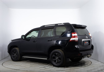 Подержанный автомобиль Toyota Land Cruiser Prado 2013 года (7 фото)