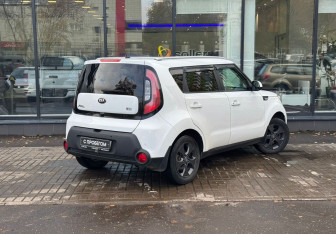 Подержанный автомобиль Kia Soul 2016 года (8 фото)