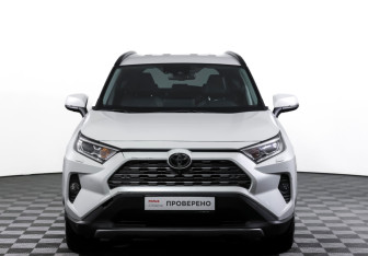 Подержанный автомобиль Toyota RAV4 2022 года (2 фото)