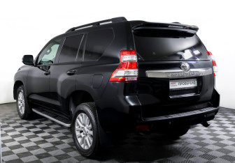 Подержанный автомобиль Toyota Land Cruiser Prado 2016 года (7 фото)