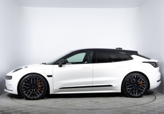 Подержанный автомобиль Zeekr 001 2023 года (8 фото)