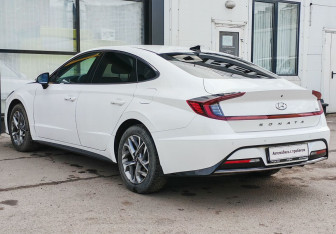 Подержанный автомобиль Hyundai Sonata 2019 года (7 фото)