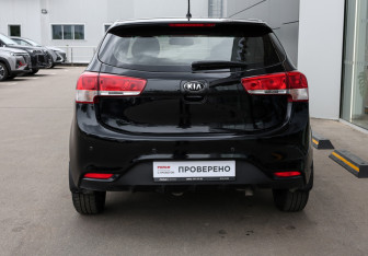 Подержанный автомобиль Kia Rio Hatchback 2016 года (6 фото)