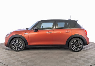 Подержанный автомобиль MINI Hatch 2020 года (8 фото)