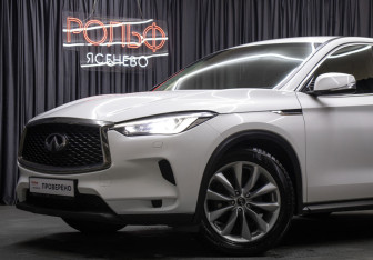 Подержанный автомобиль Infiniti QX50 2019 года (20 фото)