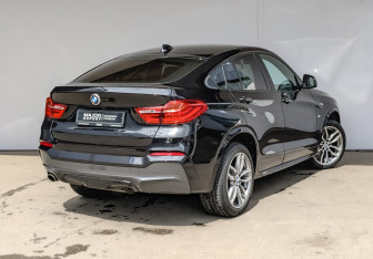 Подержанный автомобиль BMW X4 2017 года (5 фото)