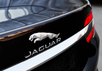 Подержанный автомобиль Jaguar XF Sedan 2014 года (35 фото)