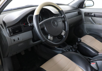 Подержанный автомобиль Chevrolet Lacetti Sedan 2007 года (9 фото)