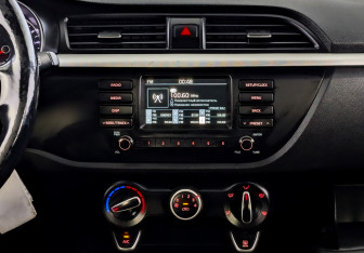 Подержанный автомобиль Kia Rio Hatchback 2019 года (14 фото)