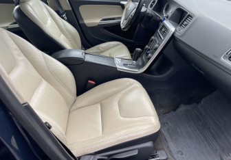 Подержанный автомобиль Volvo S60 2010 года (9 фото)