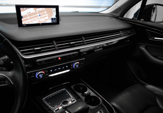 Подержанный автомобиль Audi Q7 2018 года (21 фото)