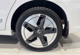 Подержанный автомобиль Evolute i-PRO 2022 года (18 фото)