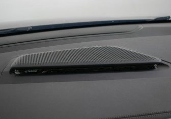 Подержанный автомобиль Zeekr 009 2023 года (18 фото)