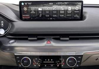 Подержанный автомобиль Genesis G80 2021 года (17 фото)