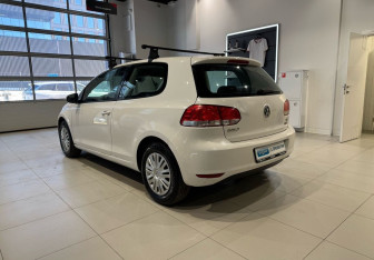 Подержанный автомобиль Volkswagen Golf Hatchback 2010 года (6 фото)