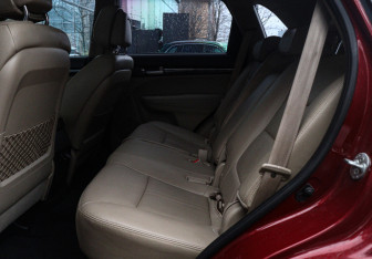 Подержанный автомобиль Kia Sorento 2010 года (10 фото)