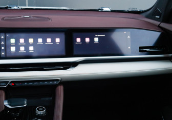 Подержанный автомобиль Geely Monjaro 2023 года (15 фото)