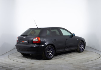 Подержанный автомобиль Audi A3 Hatchback 2001 года (5 фото)