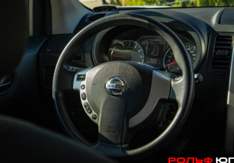 Подержанный автомобиль Nissan X-Trail 2012 года (11 фото)