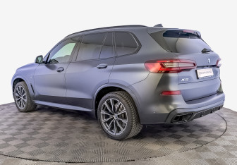 Подержанный автомобиль BMW X5 2021 года (7 фото)