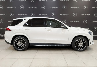 Подержанный автомобиль Mercedes-Benz GLE 2022 года (4 фото)