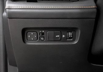 Подержанный автомобиль Changan UNI-V 2023 года (22 фото)