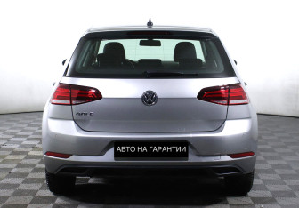 Подержанный автомобиль Volkswagen Golf Hatchback 2018 года (4 фото)