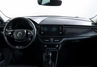 Подержанный автомобиль Skoda Rapid Liftback 2021 года (10 фото)