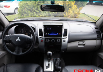 Подержанный автомобиль Mitsubishi Pajero Sport 2011 года (11 фото)