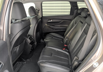 Подержанный автомобиль Hyundai Santa Fe 2018 года (12 фото)