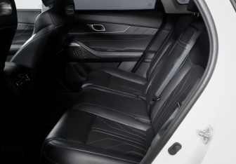 Подержанный автомобиль Changan UNI-K 2023 года (10 фото)