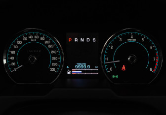 Подержанный автомобиль Jaguar XF Sedan 2012 года (11 фото)